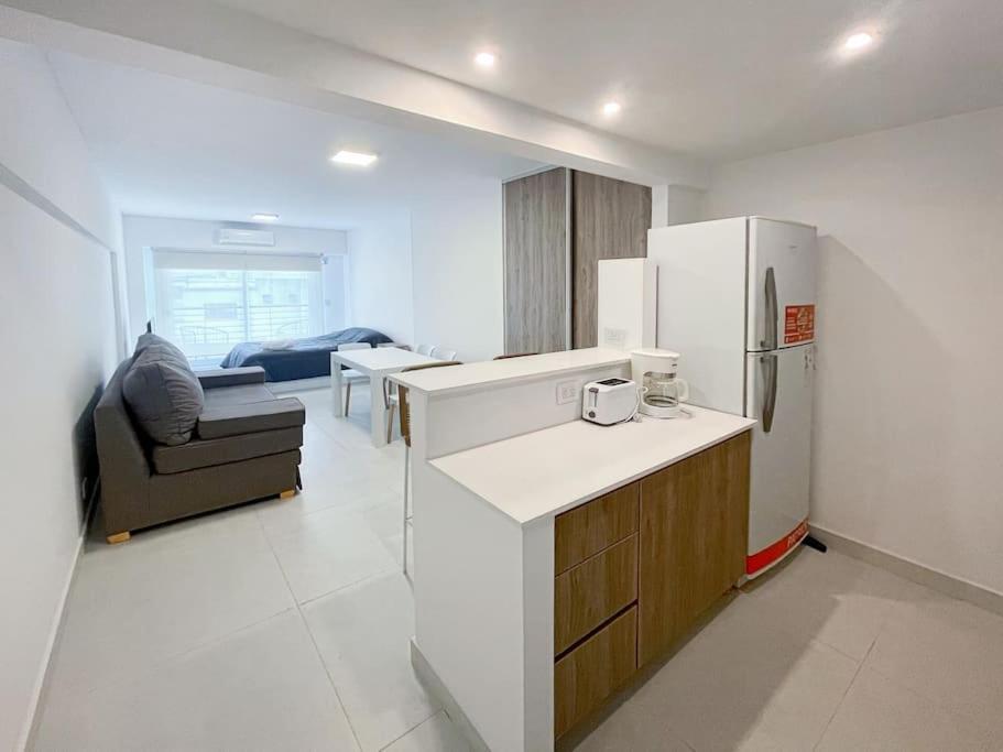 Moderno Estudio Con Balcon Y Piscina- 5l Appartamento *